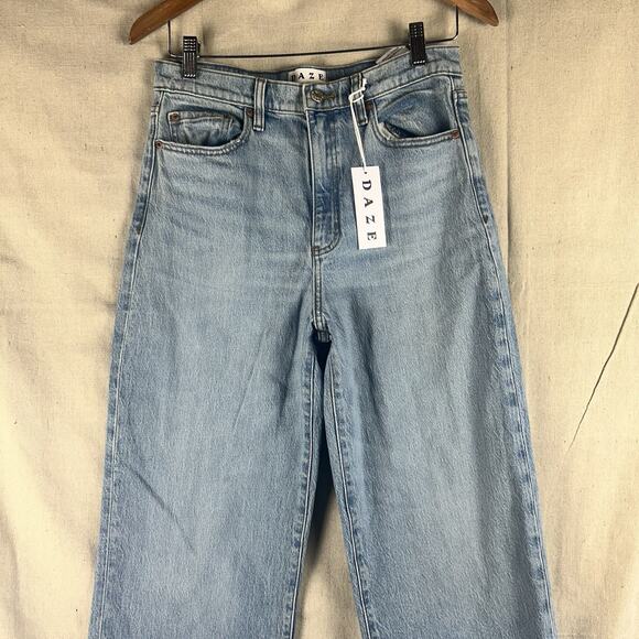 DAZE Denim City Straight High Rise Straight Be Mine Vintage Light Wash 27 Jeans - Picture 8 of 14